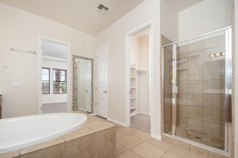 19_Primary-Bath_02