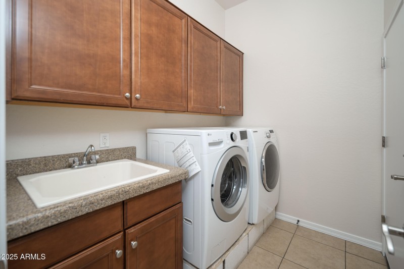 30_Laundry_01