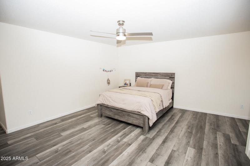 MasterBedRm-Upstairs-2