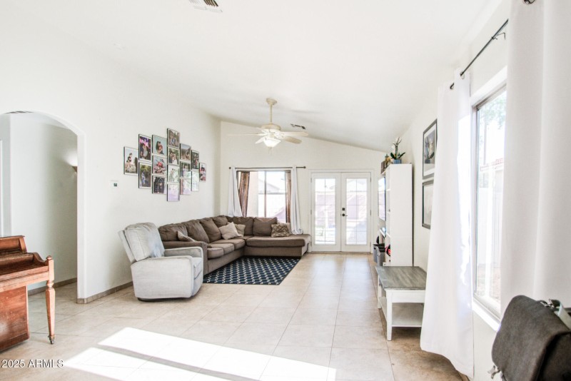 LIVING ROOM 1