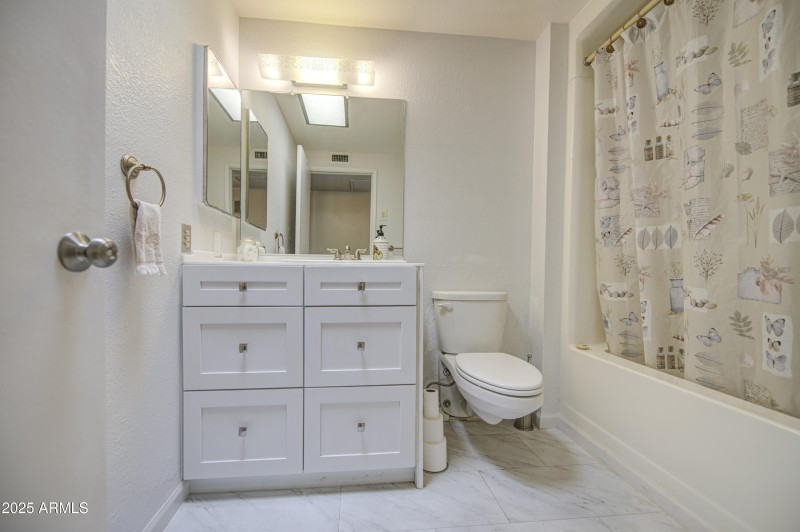 Bathroom 2-pic 1