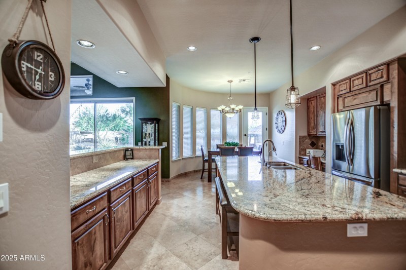 Eat-in kitchen