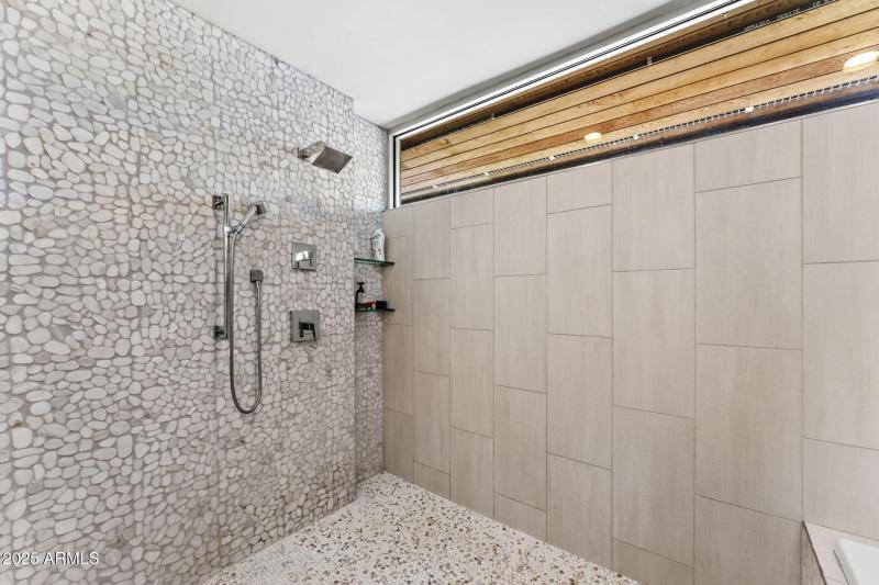 Guest Quarters #1: Master Shower