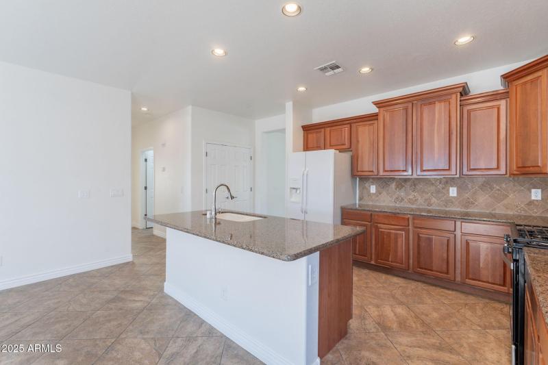 11-web-or-mls-Gleneagle-11