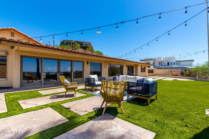 Additional Seating Area