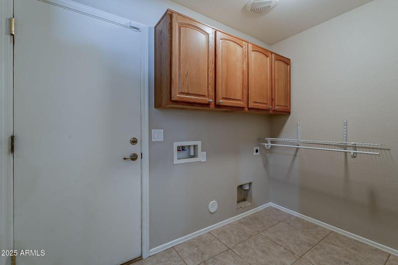 31-web-or-mls-Golden Ct-31