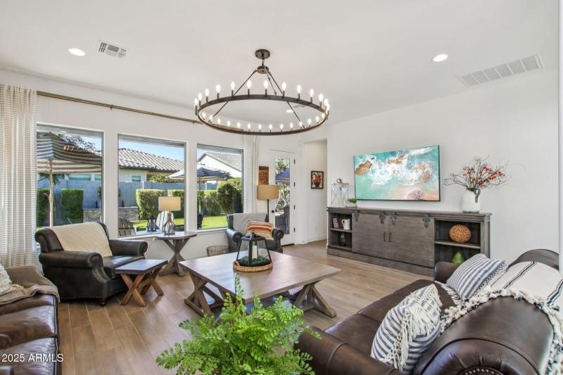 8-web-or-mls-E Torino Ave-S1007-008