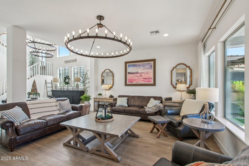 9-web-or-mls-E Torino Ave-S1007-009