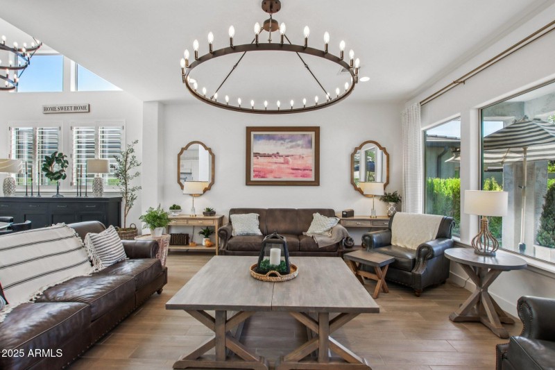 10-web-or-mls-E Torino Ave-S1007-010