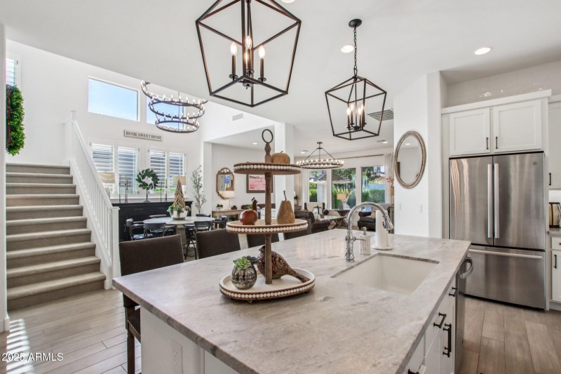 18-web-or-mls-E Torino Ave-S1007-018