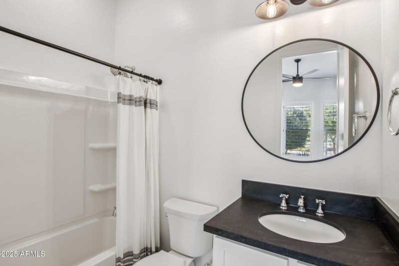 24-web-or-mls-E Torino Ave-S1007-024