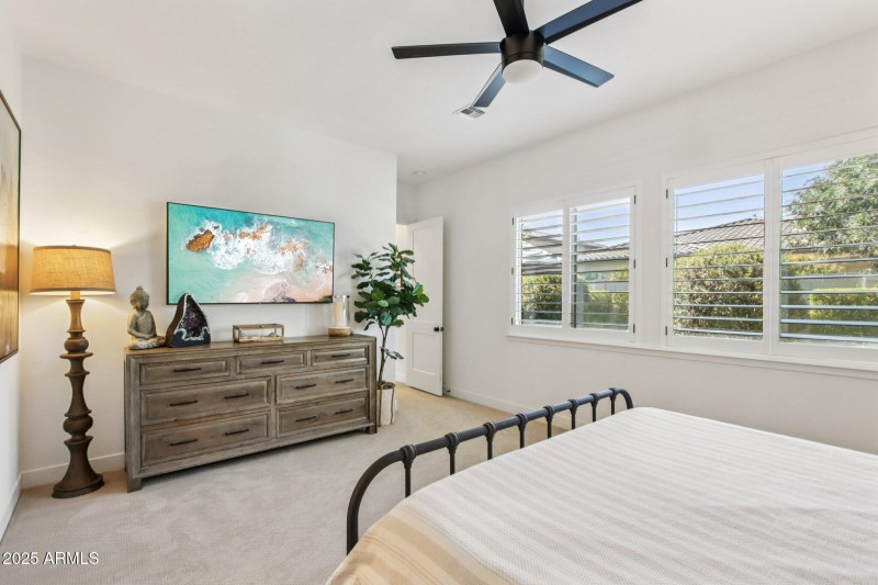 29-web-or-mls-E Torino Ave-S1007-029