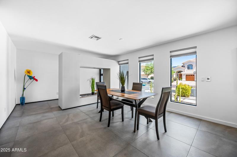 Dining Area & Space