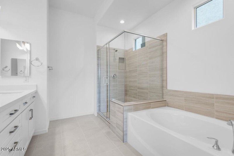 8825 W Vermont Avenue - Ready Now
