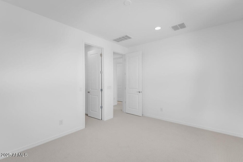 8825 W Vermont Avenue - Ready Now