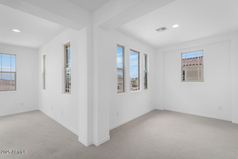 8825 W Vermont Avenue - Ready Now