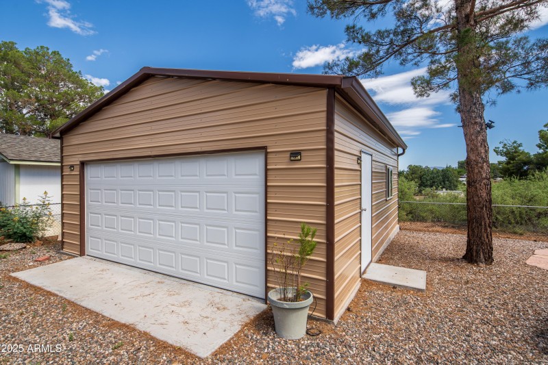 Detached 2 Car Garage