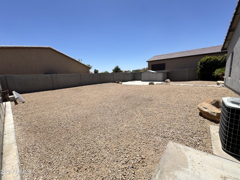 Large Side Yard/RV Space