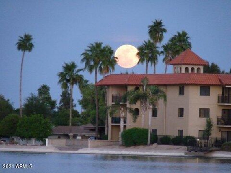 El Dorado at night