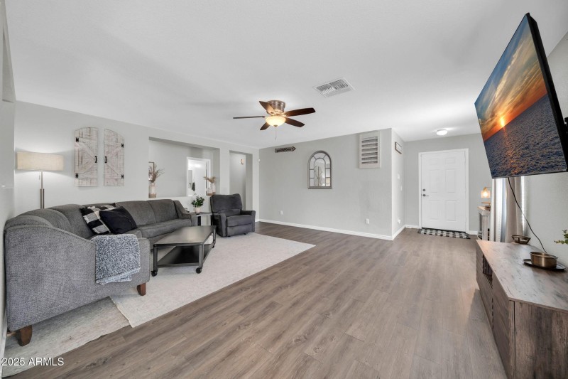 15781 W Watson Ln-6