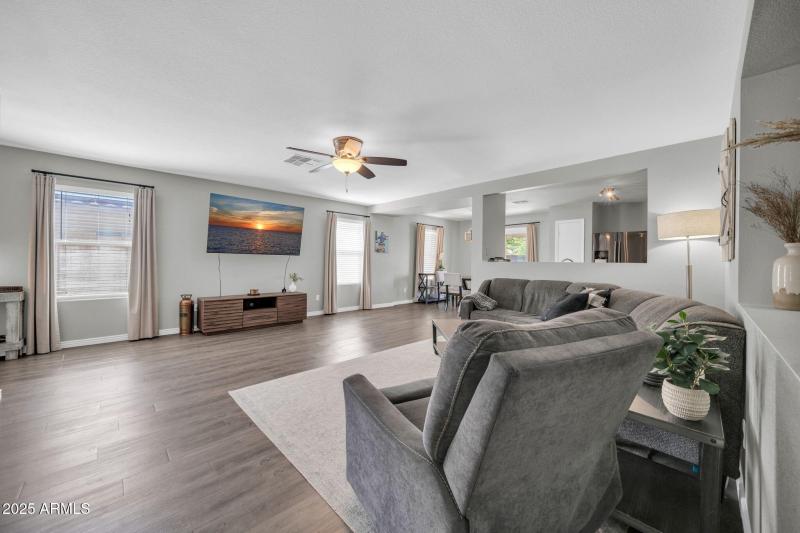 15781 W Watson Ln-8