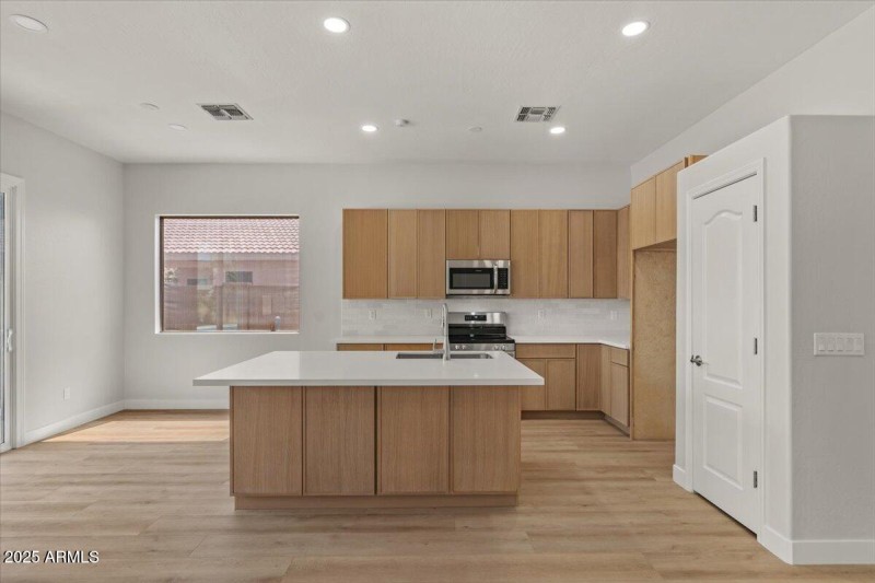 10-Kitchen