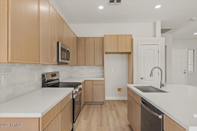 12-Kitchen