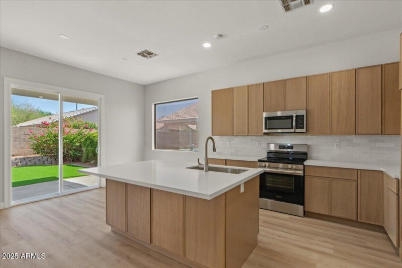 14-Kitchen