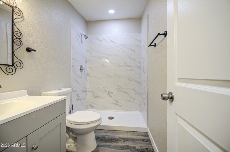 Casita Bathroom-pic 1