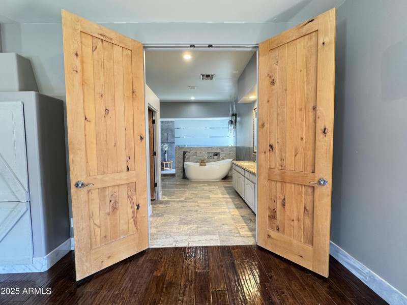Primary On-Suite Entrance