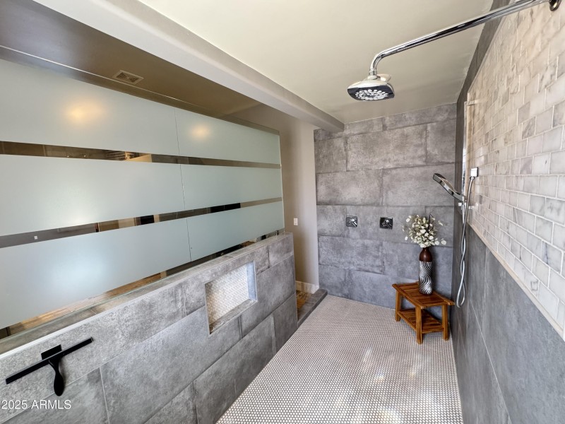 On Suite Walk-In Shower 11x6