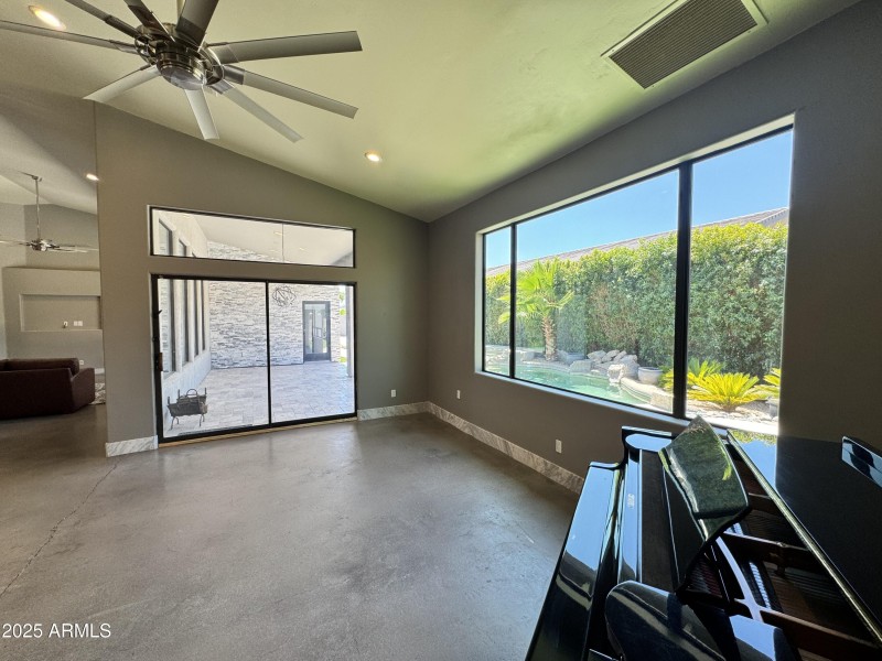 Family / Dining Area 1