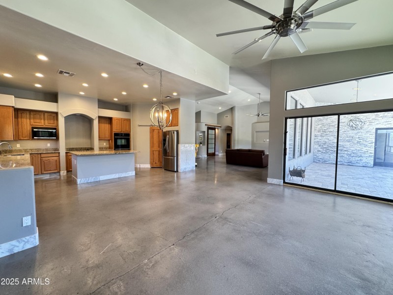 Family / Dining Area 2