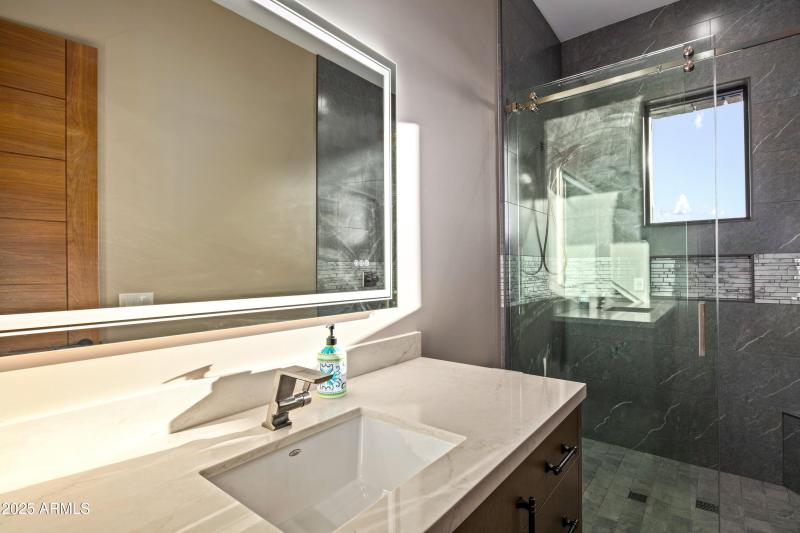 Ensuite 2 Bath