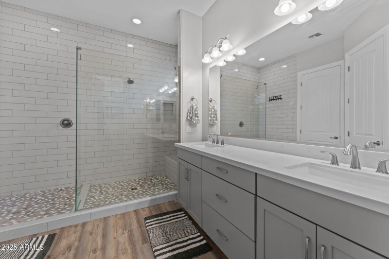 Primary en suite