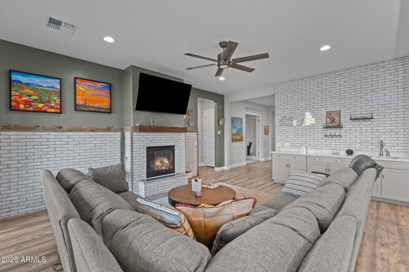 4265 Copperhead Dr