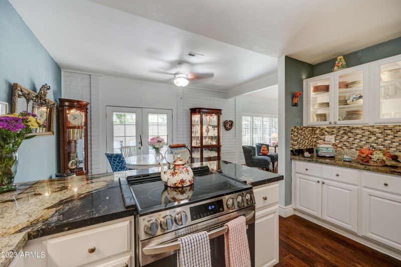 4525 N 66th-12