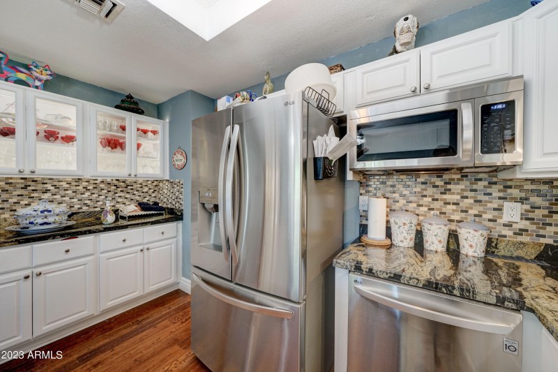 4525 N 66th-13