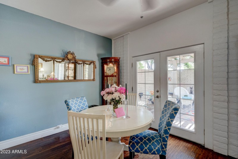 4525 N 66th-15