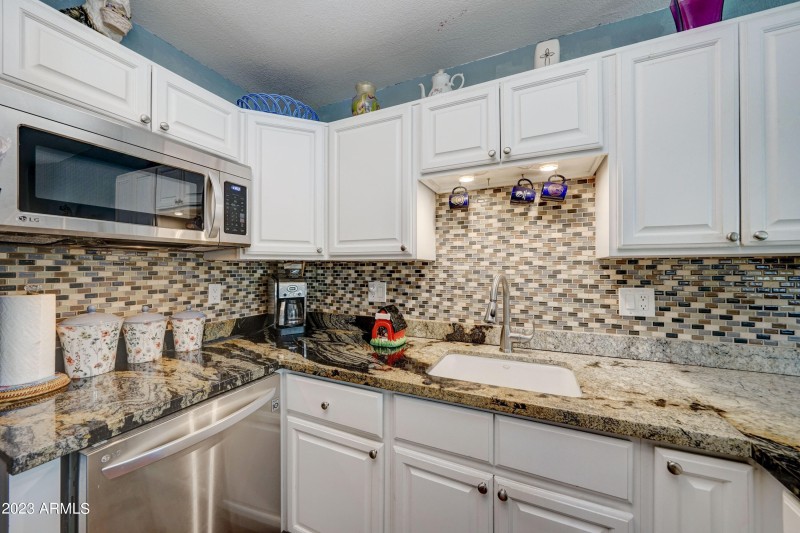 4525 N 66th-16
