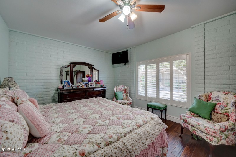 4525 N 66th-21