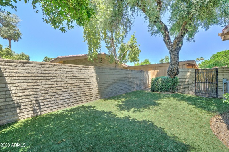 4525 N 66th-31