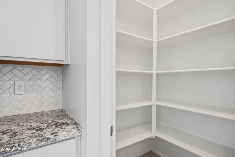 14-web-or-mls-N 226th Ln-S1607-014