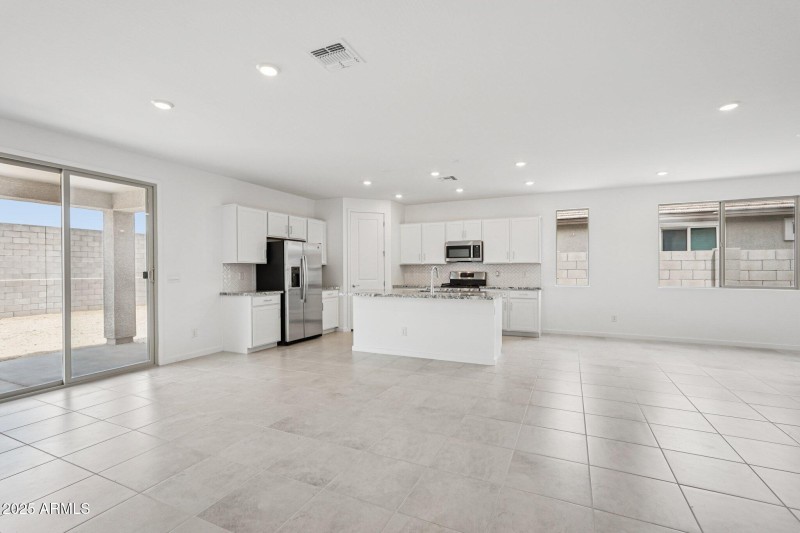 16-web-or-mls-N 226th Ln-S1607-016