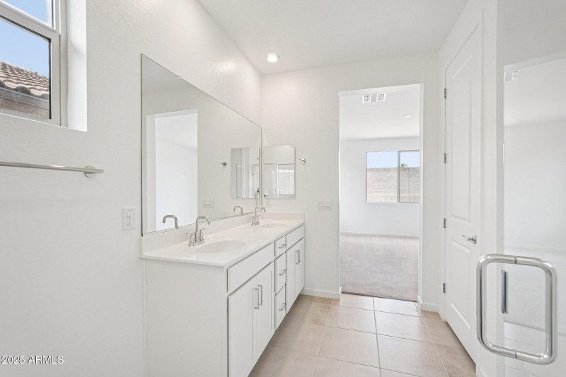 38-web-or-mls-N 226th Ln-S1607-038