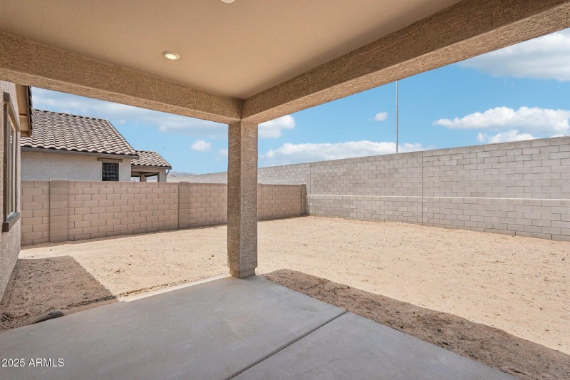 40-web-or-mls-N 226th Ln-S1607-040