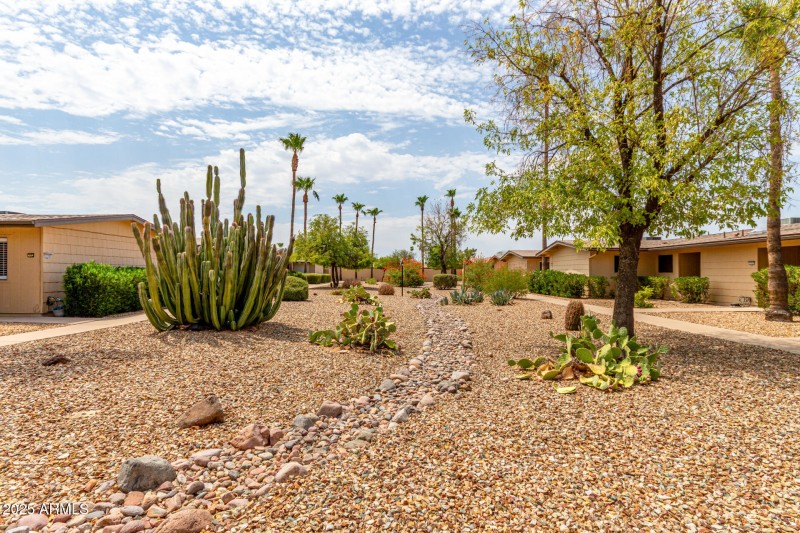 32 Spanish Garden