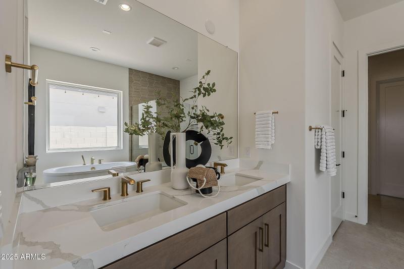 Lot 34 dual vanity PR