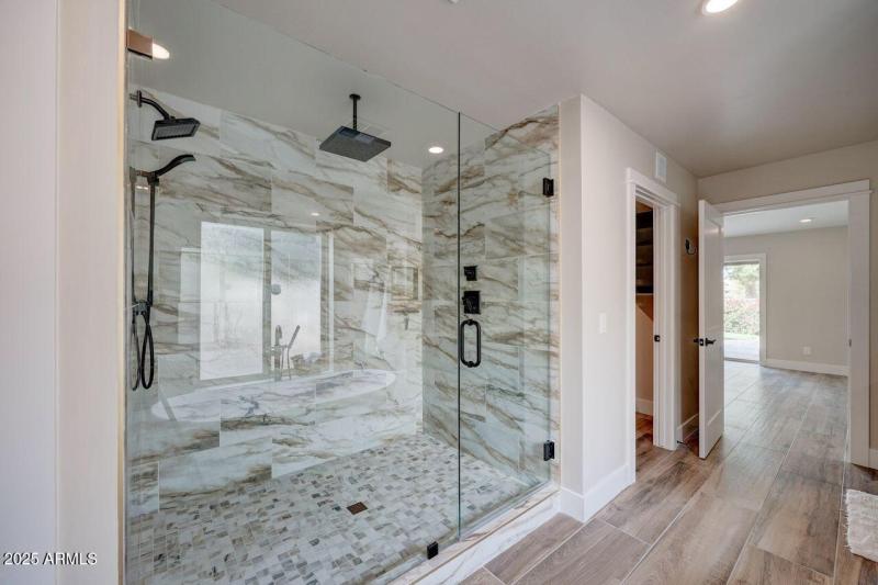 2322 Primary bath 002