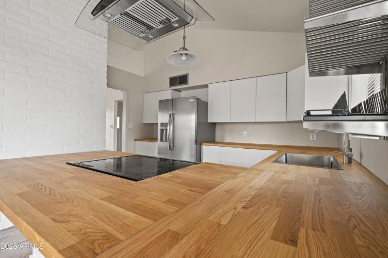 2 Interior 5
